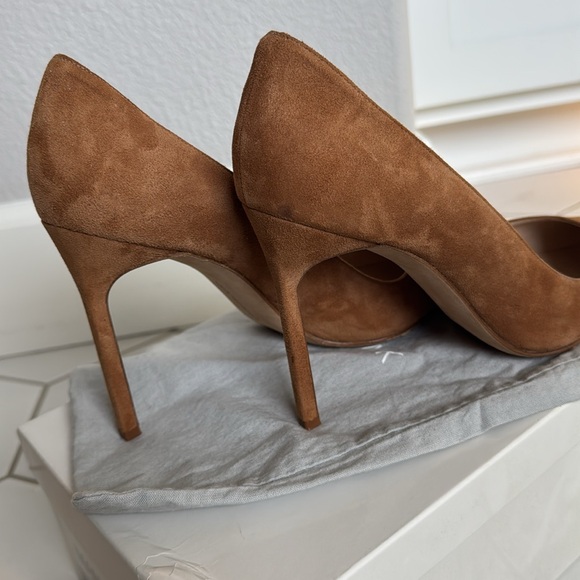Manolo Blahnik's suede 'BB' pumps - Picture 9 of 9